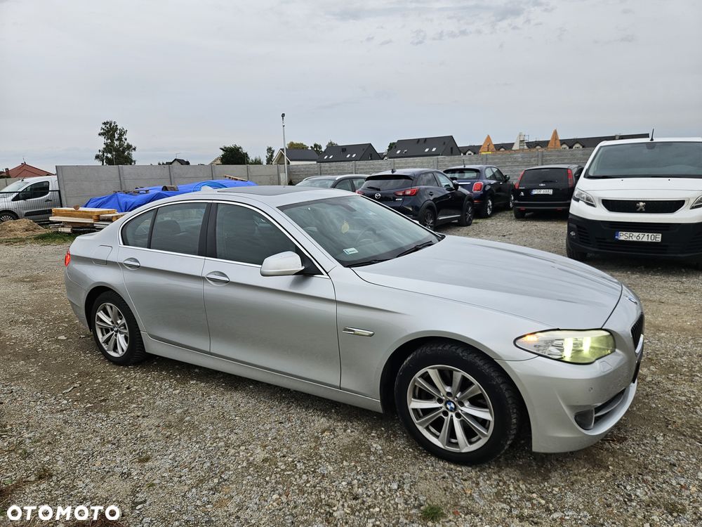 BMW Seria 5 528i xDrive Luxury Line - 27