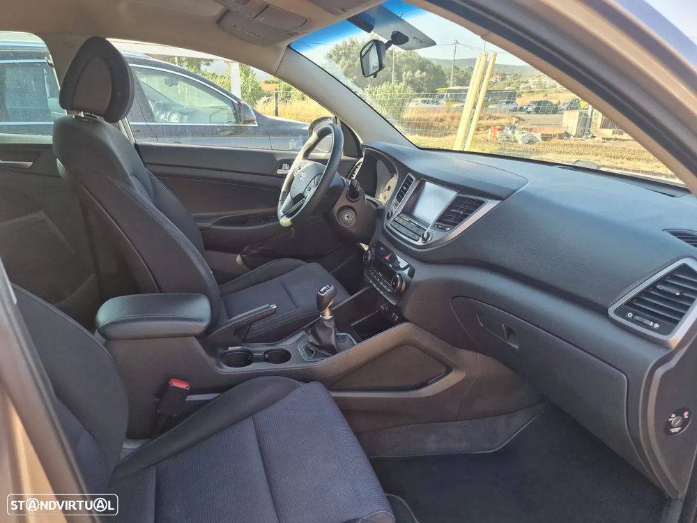 Hyundai Tucson 1.7 CRDi Executive - 8