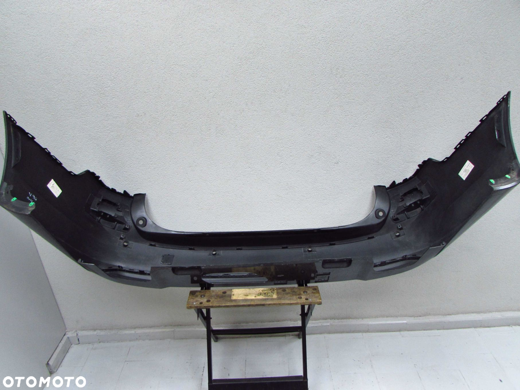 VOLVO V90 16- ZDERZAK TYL TYLNY 4X PDC LISTWA CHROM 724 - 12