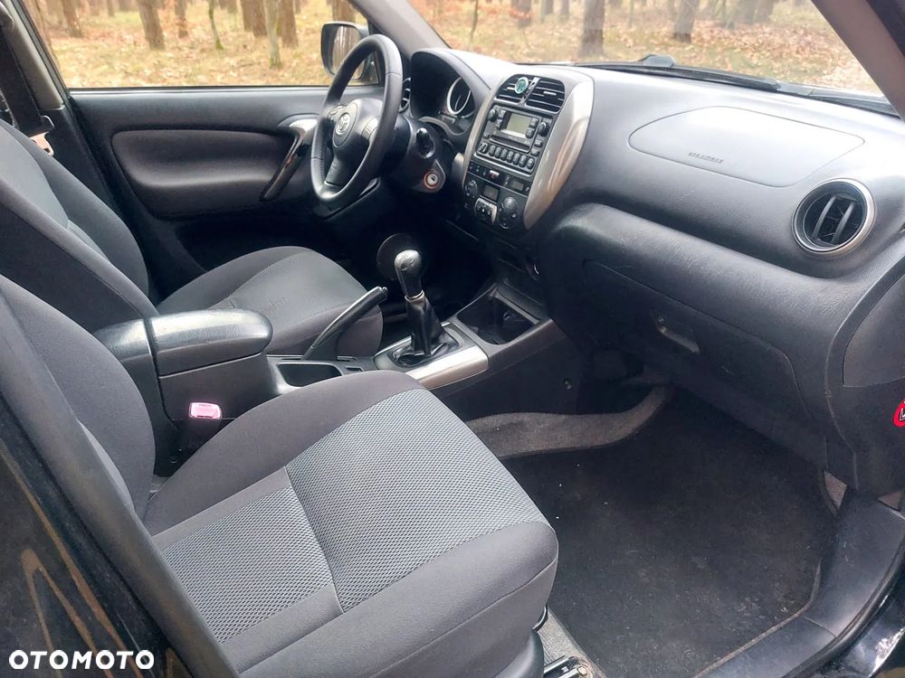 Toyota RAV4 - 9