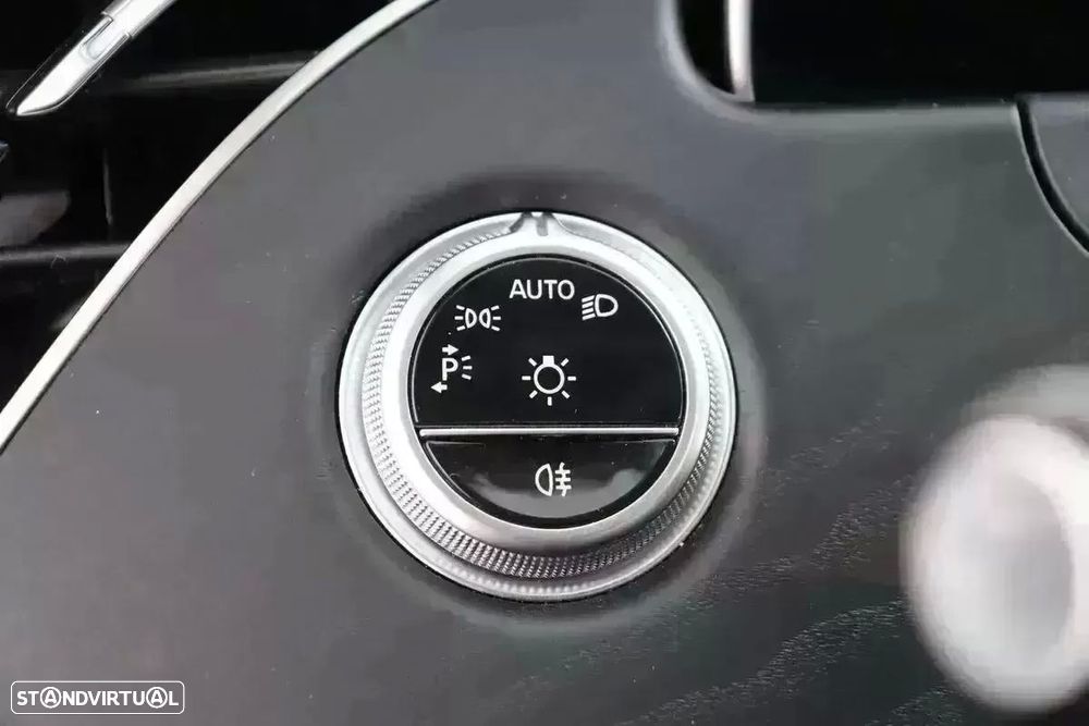 Mercedes-Benz E 220 d Avantgarde - 37