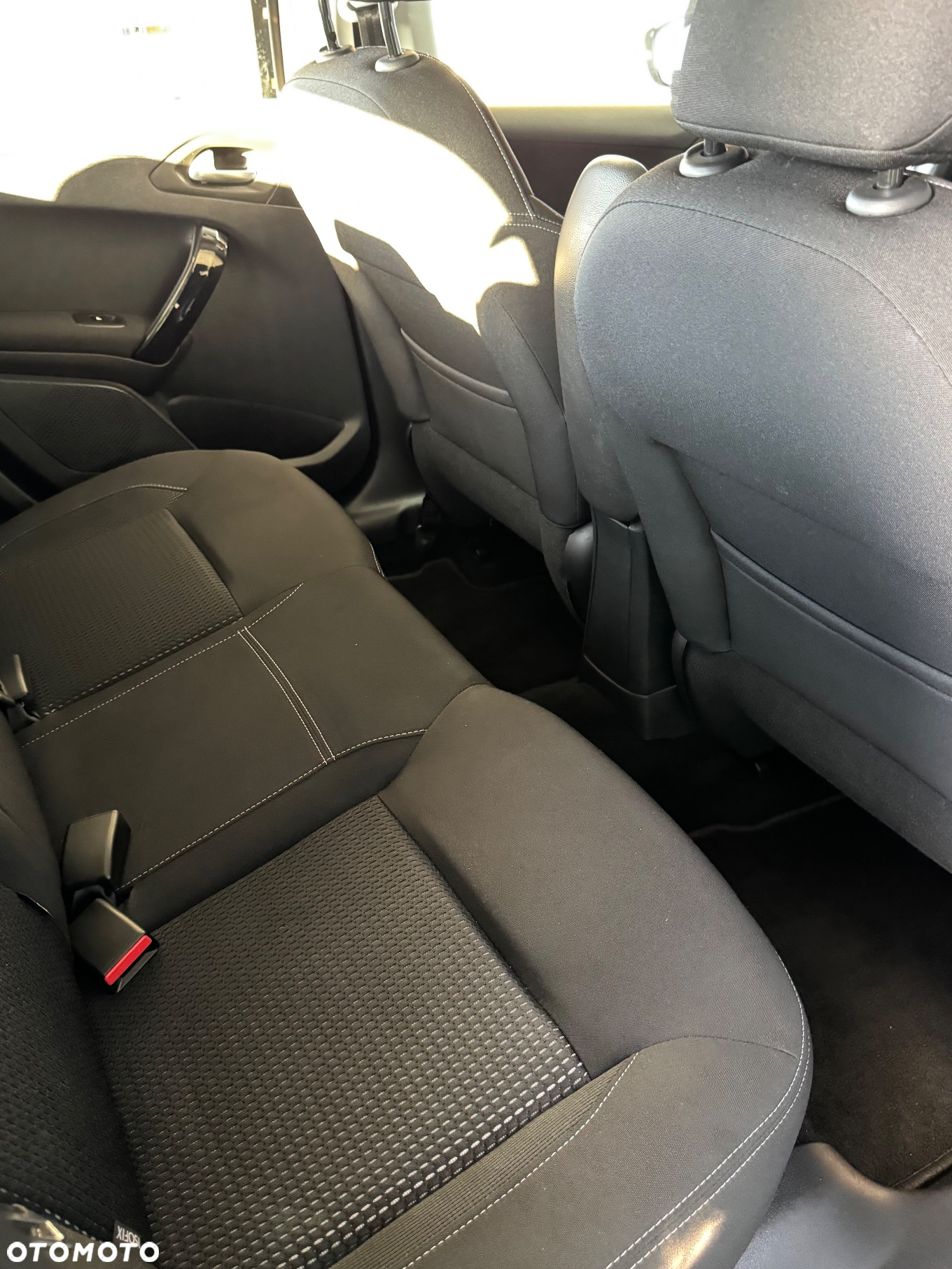 Peugeot 208 1.2 PureTech Allure S&S - 21
