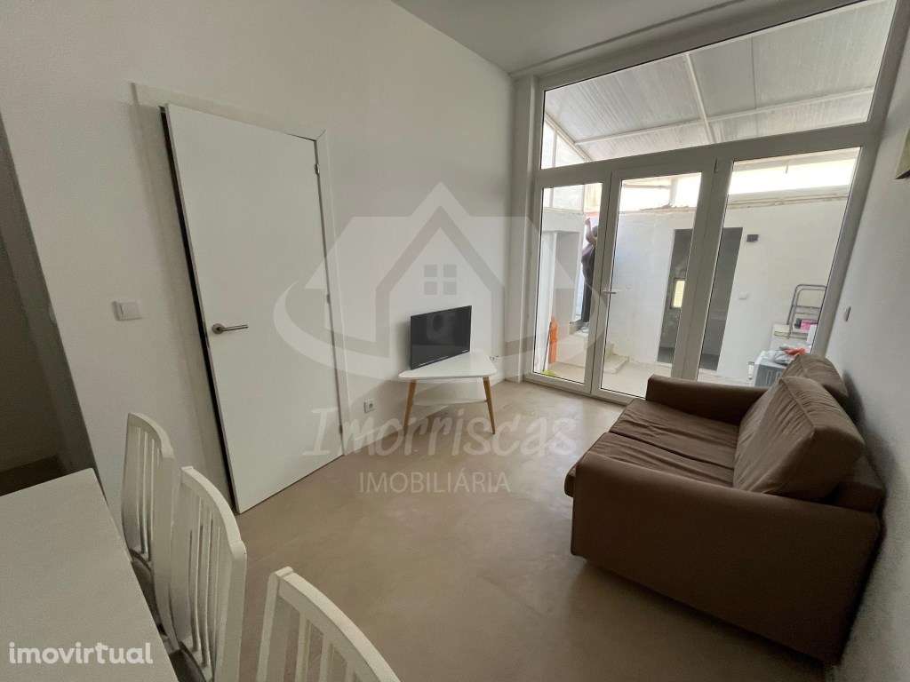 Apartamento T2+1 totalmente remodelado com terraço, localizado em M... - Grande imagem: 2/16