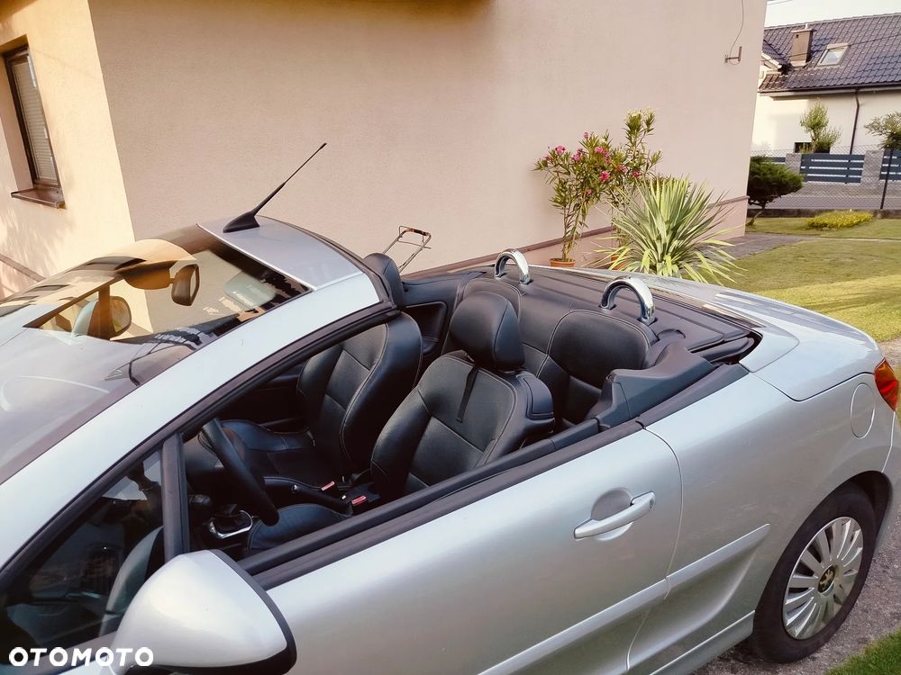 Peugeot 207 CC - 10