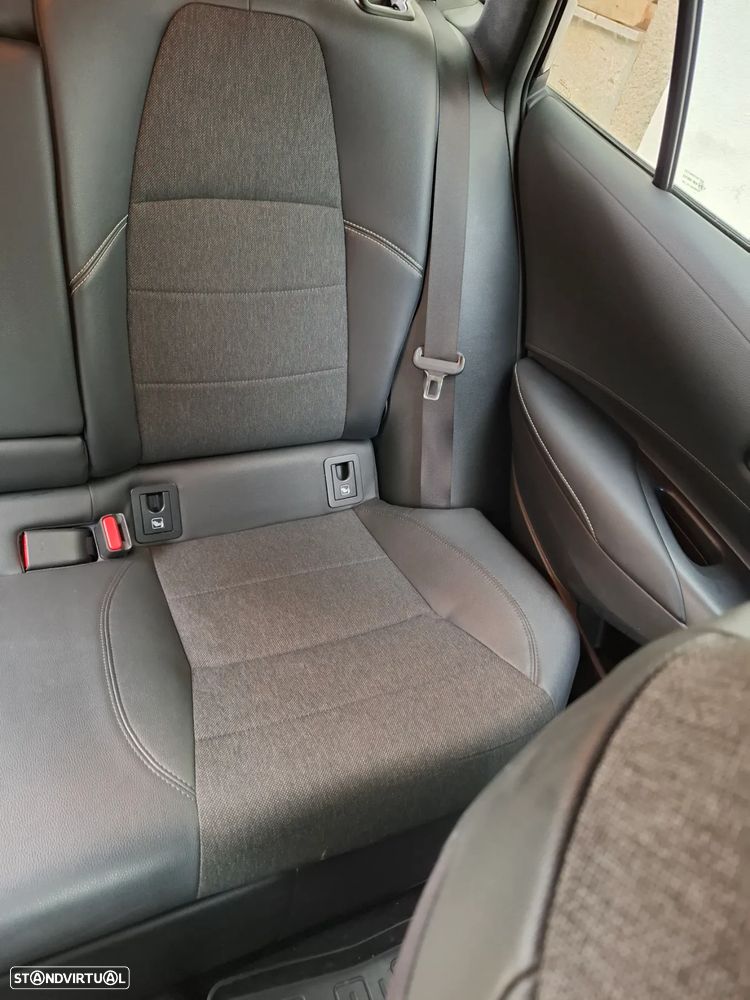 Toyota Corolla Touring Sports 1.8 Hybrid Comfort+P.Sport - 23