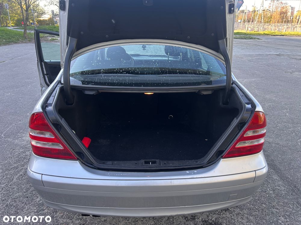 Mercedes-Benz Klasa C 200 Kompressor Avantgarde Sport Edition - 13