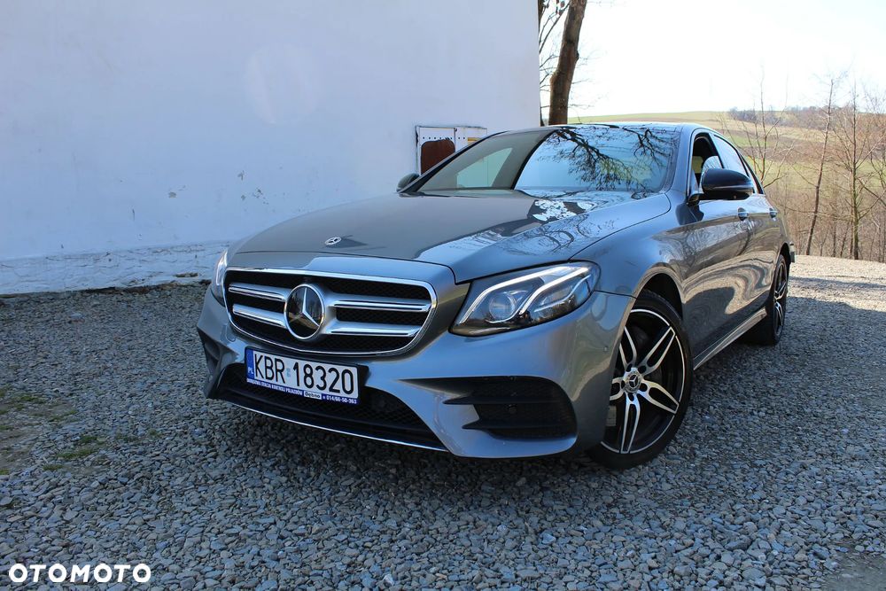 Mercedes-Benz Klasa E 400 4Matic 9G-TRONIC Exclusive - 1