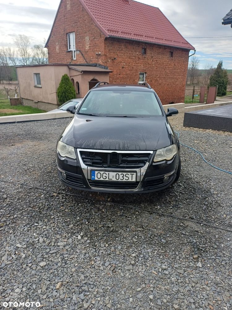 Volkswagen Passat 1.9 TDI Highline - 1