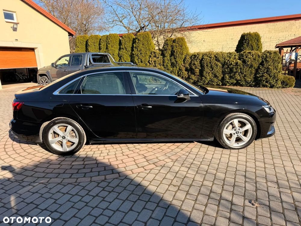 Audi A4 Limousine 40 TFSI quattro S tronic - 4