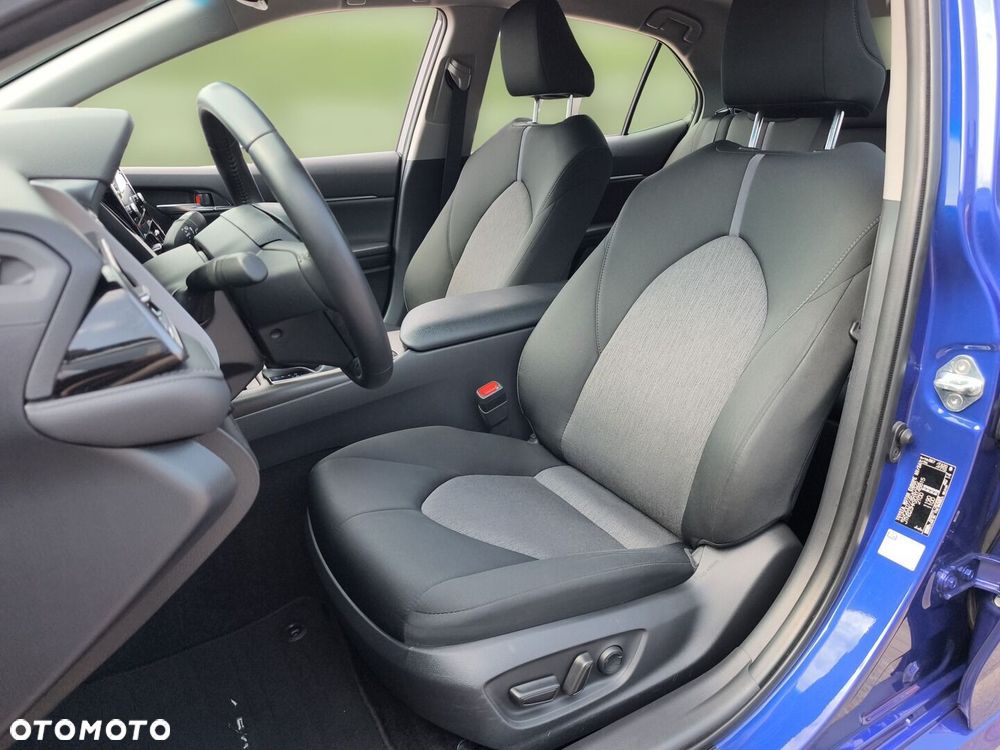 Toyota Camry 2.5 Hybrid Comfort CVT - 18