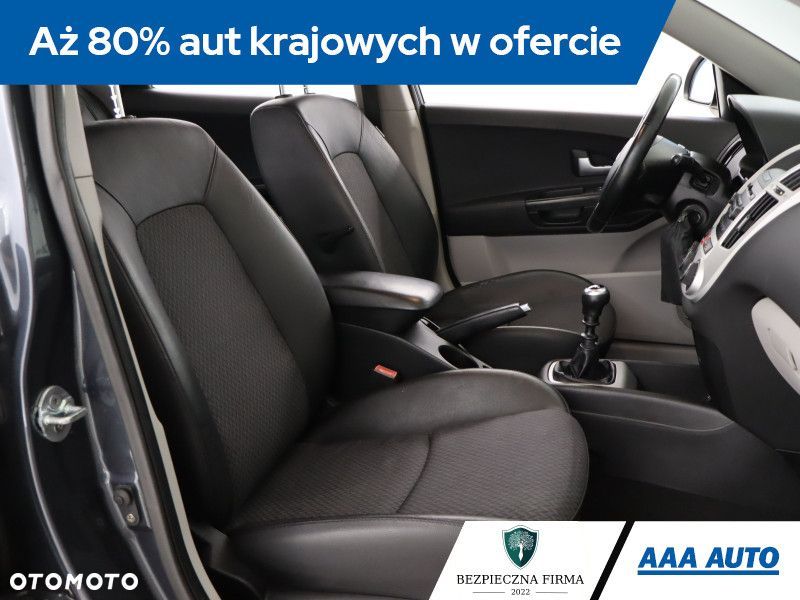 Kia Ceed - 11