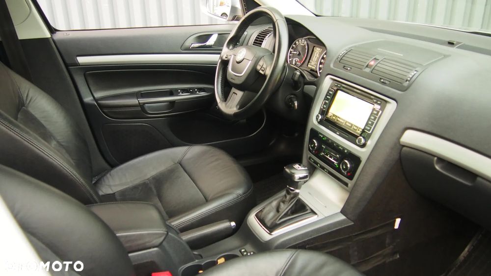 Skoda Octavia 2.0 TDI DPF 4x4 DSG Elegance - 20