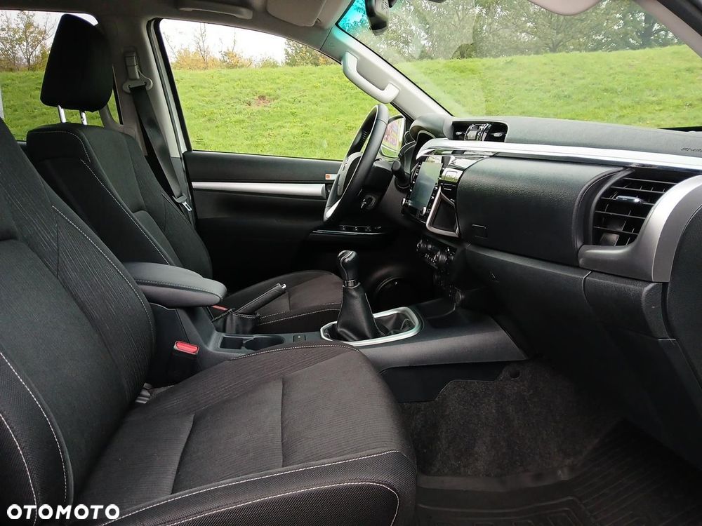 Toyota Hilux 2.8 D-4D Double Cab SR5 4x4 - 17