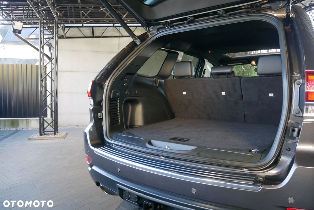 Jeep Grand Cherokee - 31