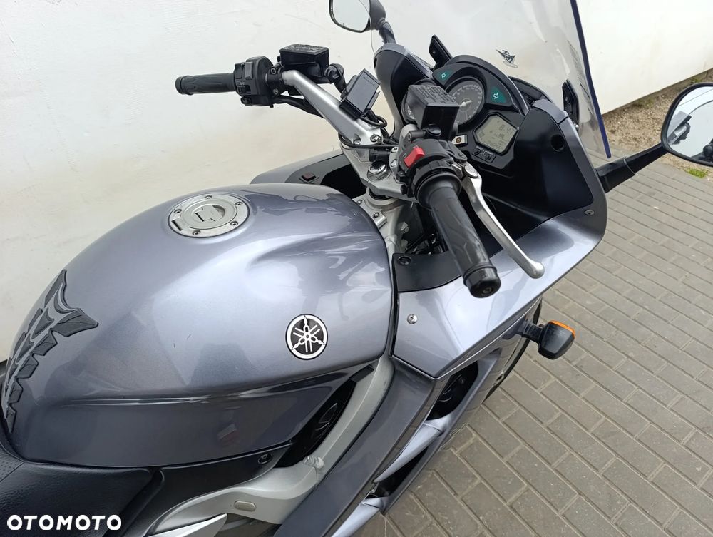 Yamaha FJR - 28