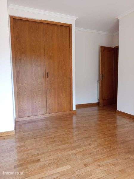 T3+1 Duplex com Terraço e Vista Rio Douro |Oliveira do Douro - Grande imagem: 4/12