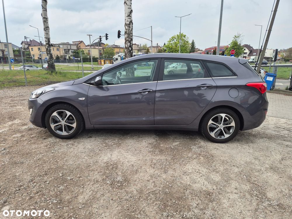 Hyundai i30 blue Kombi 1.6 GDi Style - 5