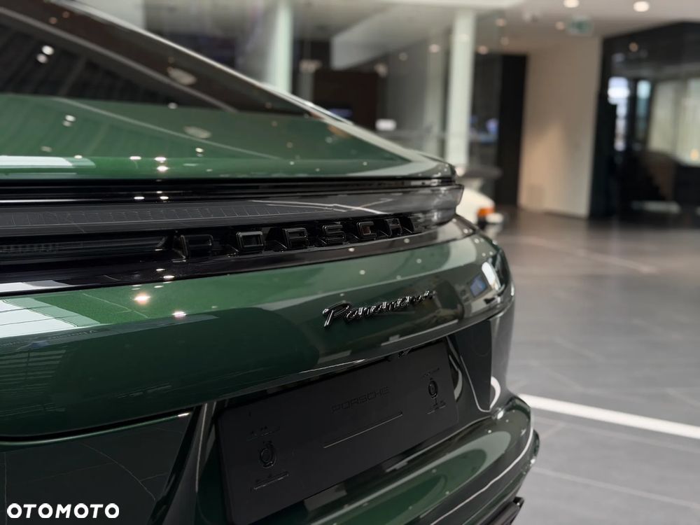 Porsche Panamera 4 E-Hybrid PHEV - 11
