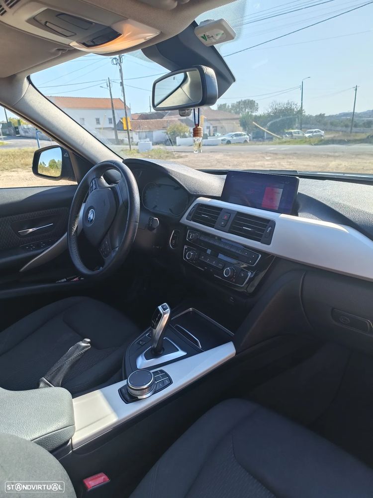 BMW 320 d xDrive Advantage Auto - 9