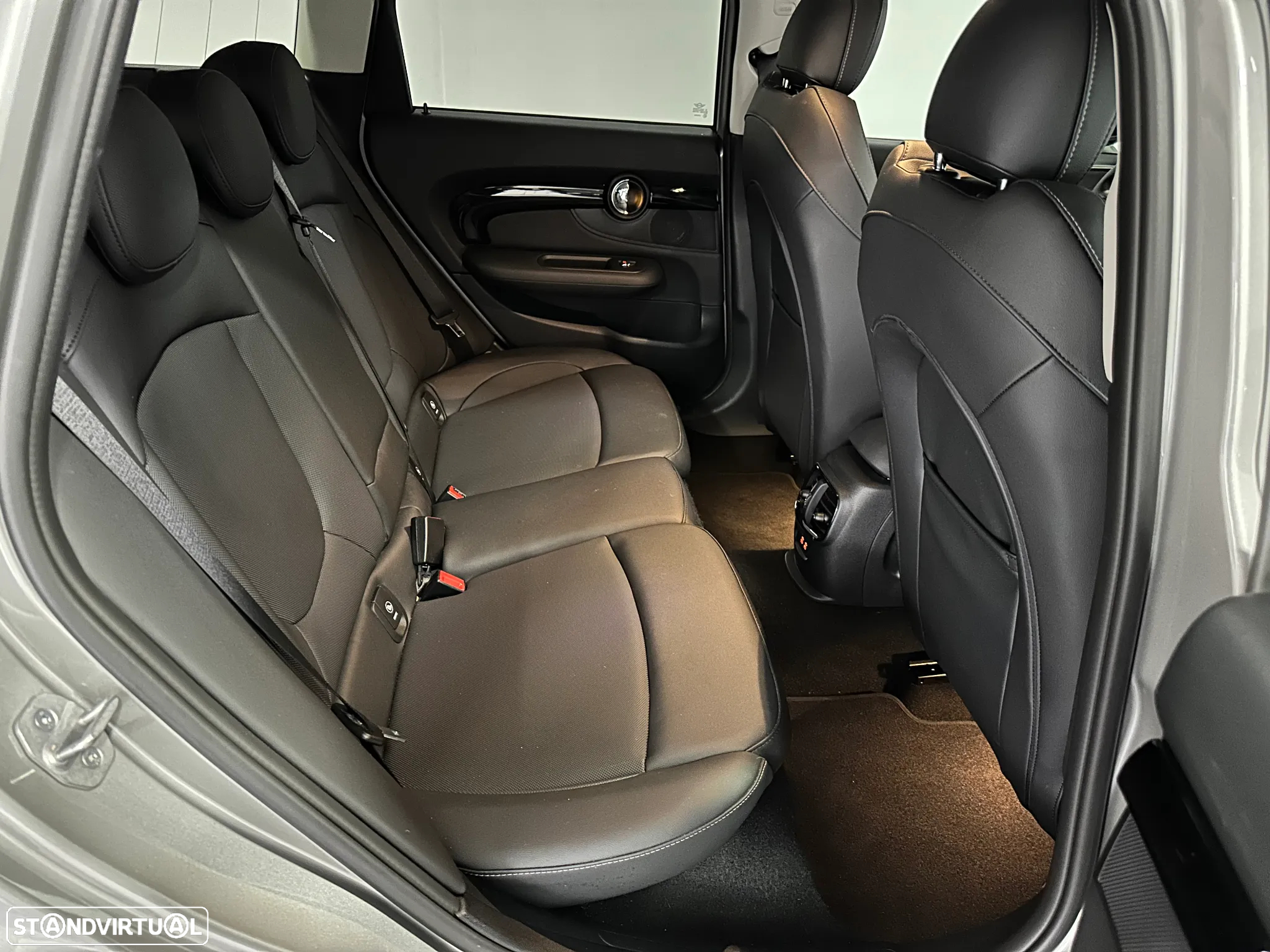 MINI Clubman Cooper Premium Plus Classic Auto - 14
