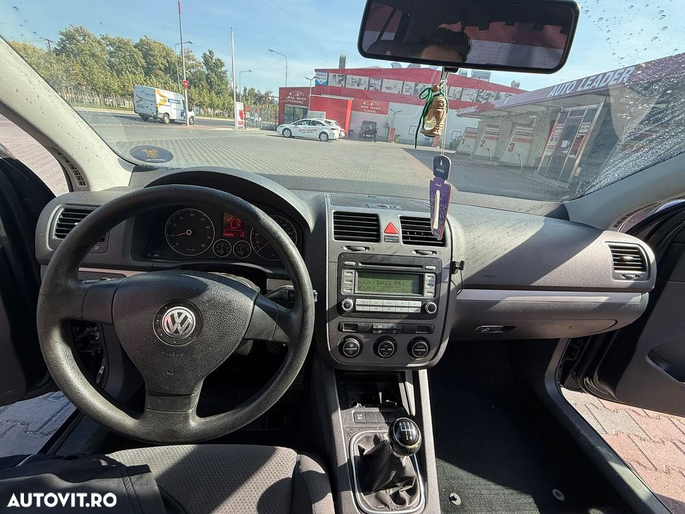 Volkswagen Golf - 8