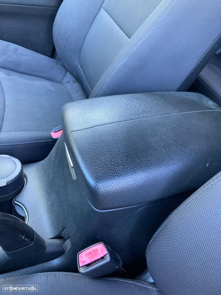 Kia Sorento 2.2 CRDi - 27