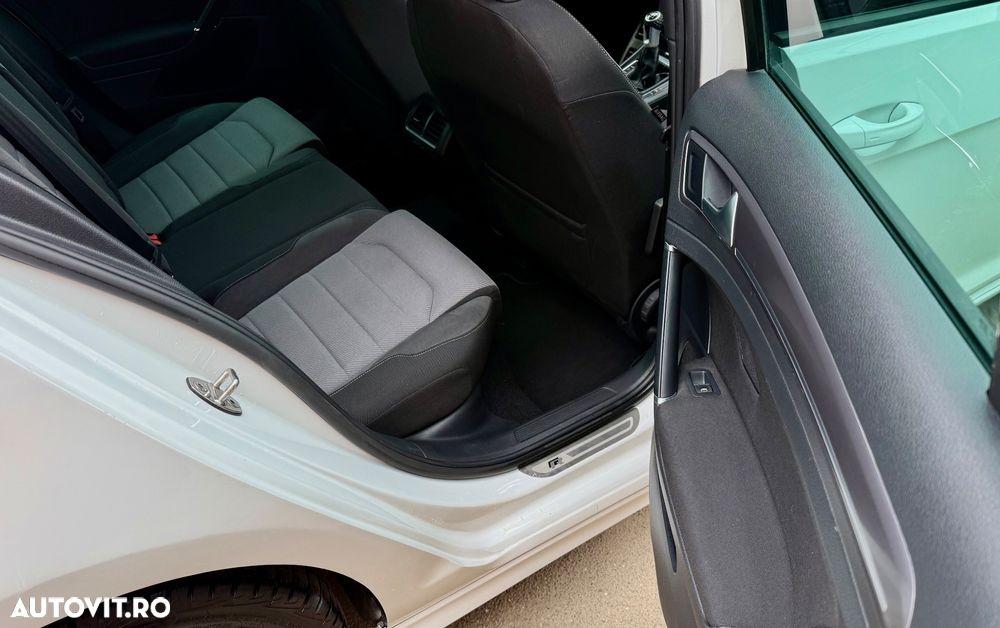 Volkswagen Golf - 15