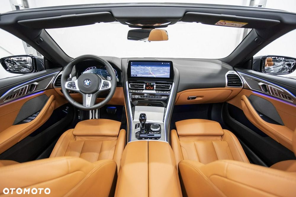 BMW Seria 8 840i - 24