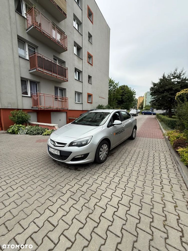 Opel Astra IV 1.4 T Essentia EU6 - 8