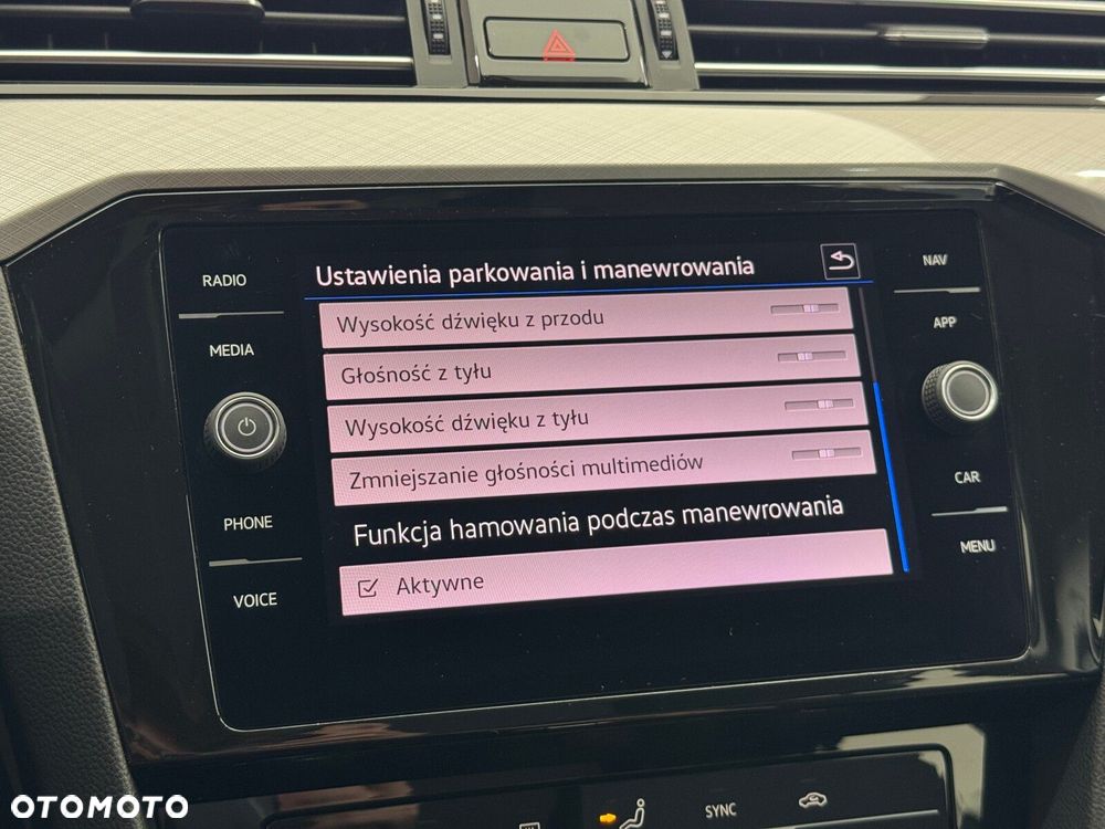 Volkswagen Passat - 32