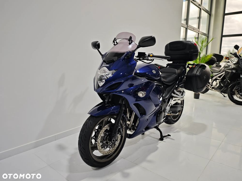 Suzuki GSX - 10