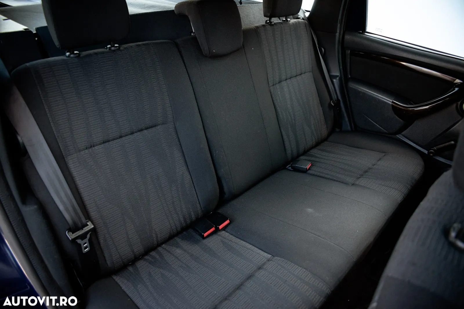 Dacia Duster 1.6 4x2 Laureate - 19