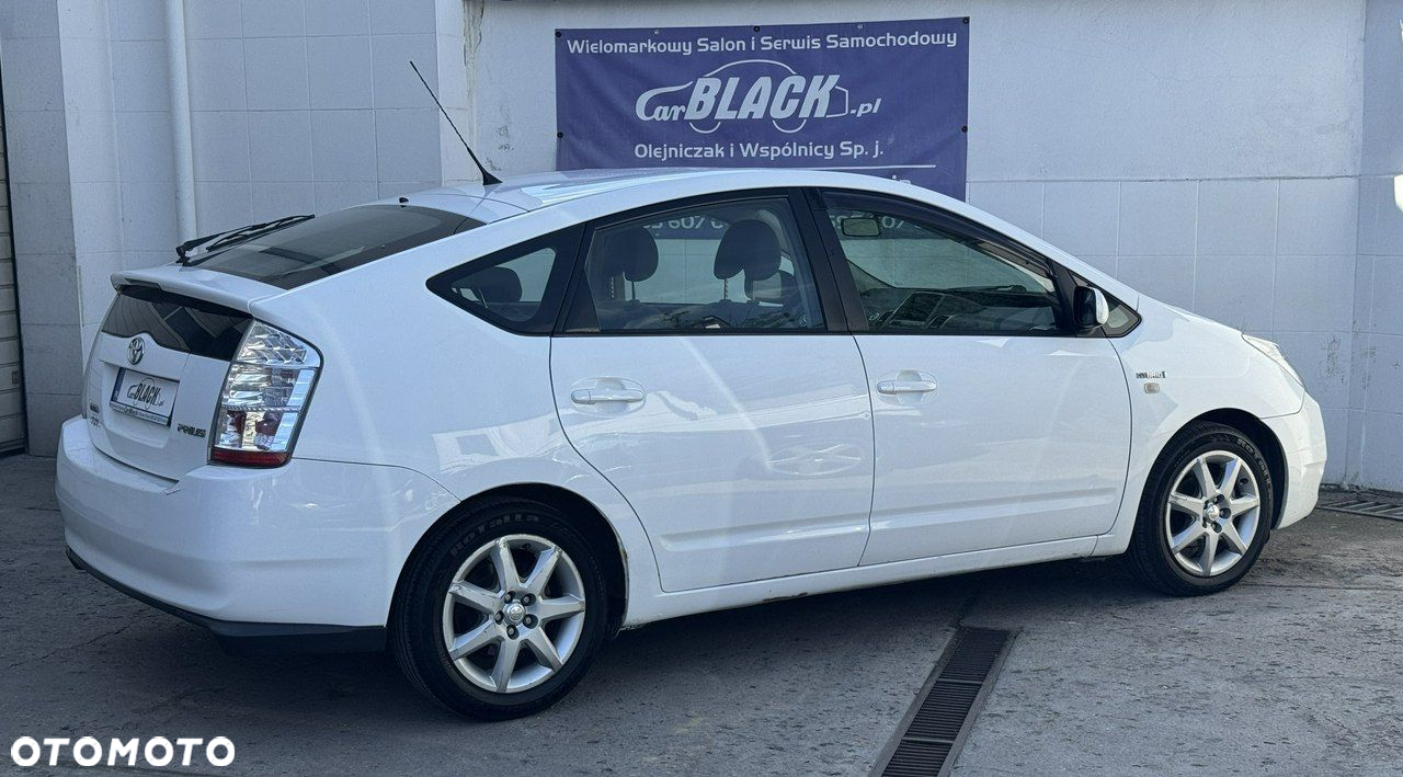 Toyota Prius - 16