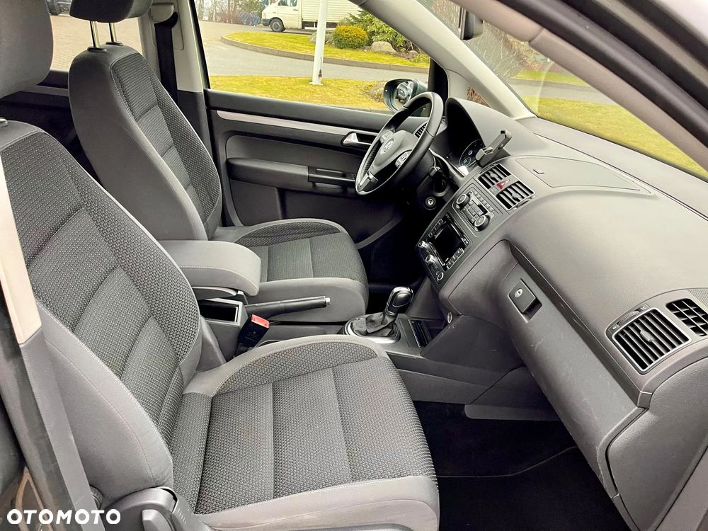 Volkswagen Touran 2.0 TDI DSG Highline - 32