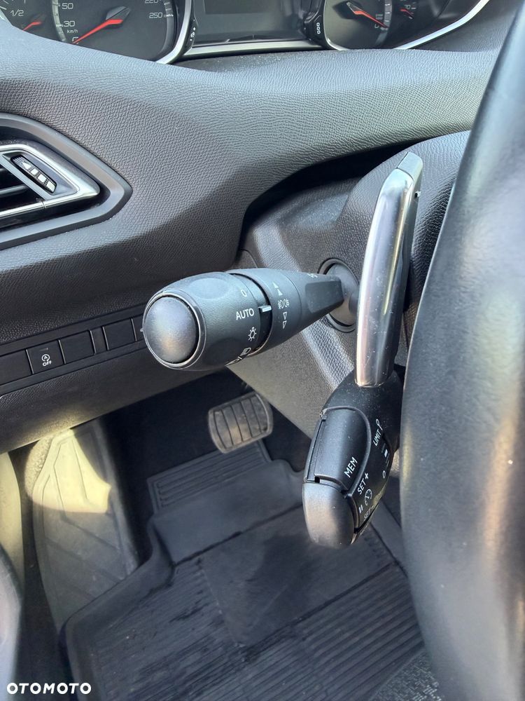 Peugeot 308 1.5 BlueHDi Active S&S EAT6 - 13