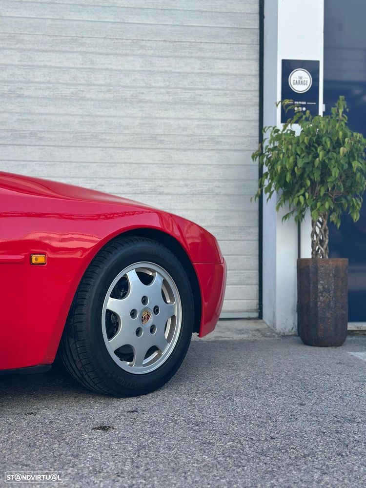 Porsche 944 Turbo - 16