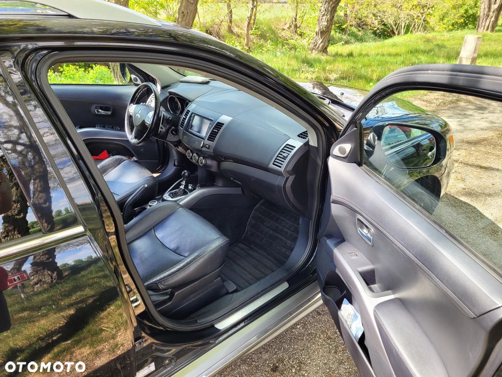 Mitsubishi Outlander - 11