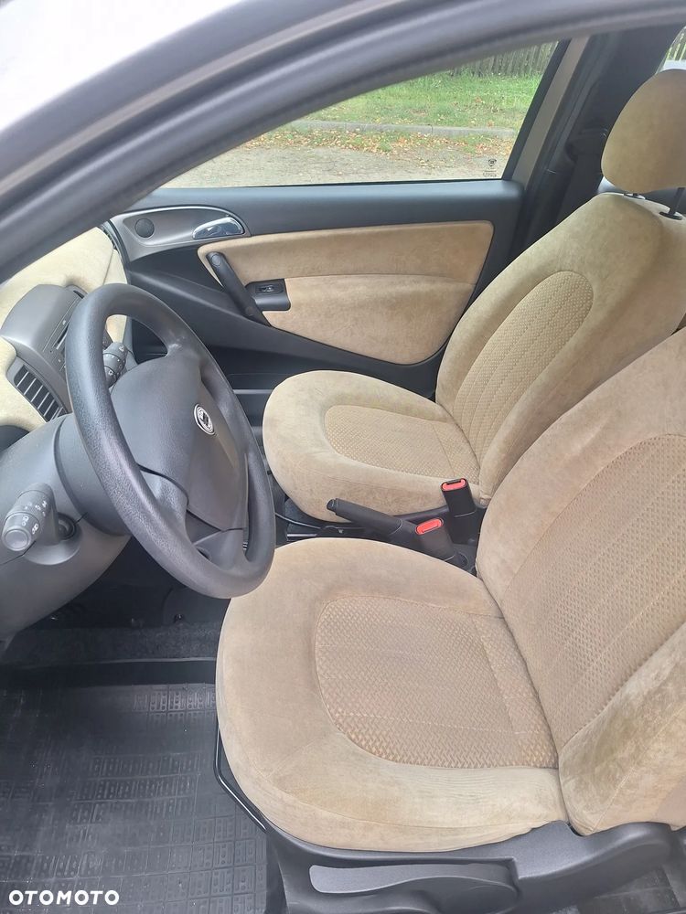 Lancia Ypsilon 1.2 8V Argento (5 os.) - 2