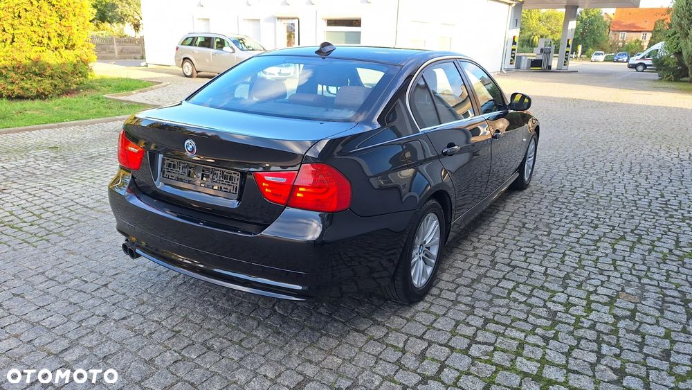 BMW Seria 3 325i Edition Sport - 4