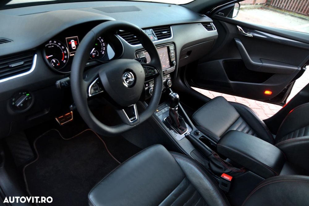Skoda Octavia 2.0 TDI (Green tec) 4x4 DSG RS - 12