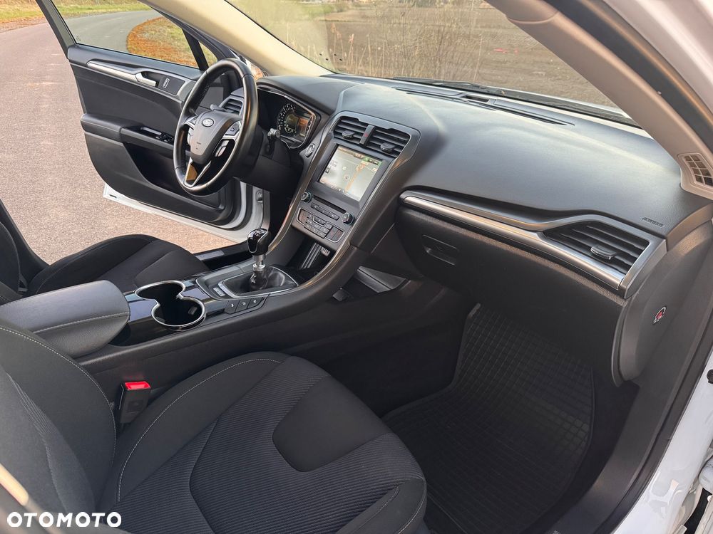 Ford Mondeo 2.0 EcoBlue Titanium - 23