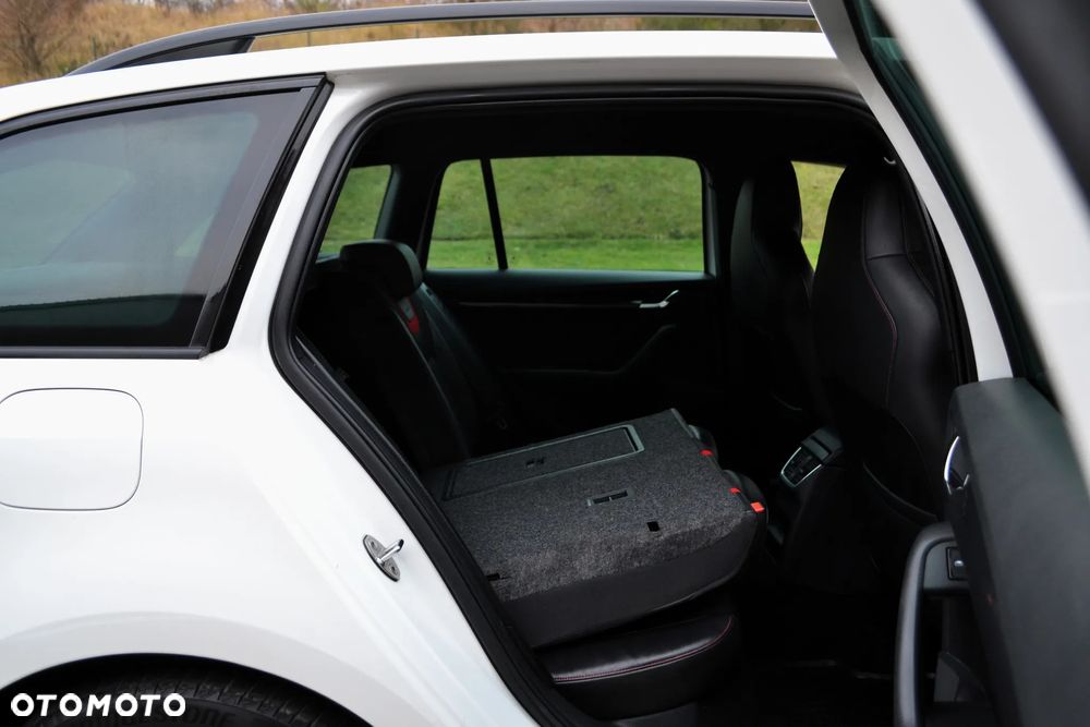 Skoda Octavia 2.0 TDI RS - 13