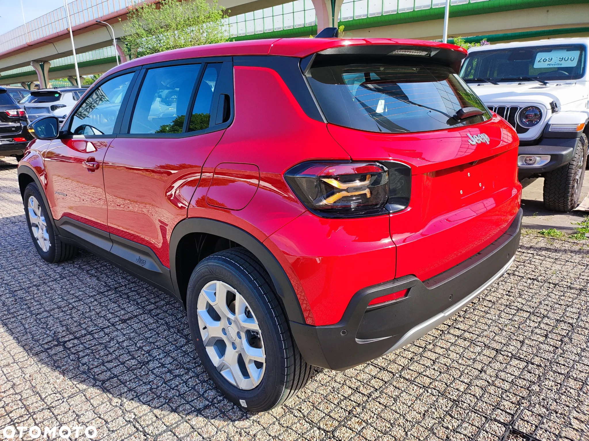 Jeep Avenger 1.2 T3 mHEV Altitude FWD eDCT6 - 11