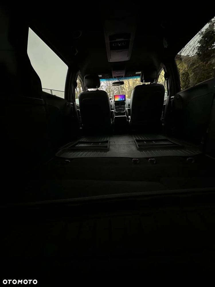 Dodge Grand Caravan 3.6 R/T - 23