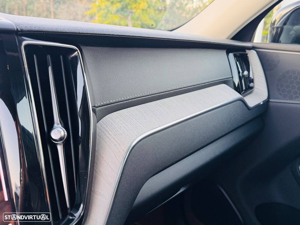 Volvo XC 60 2.0 T8 PHEV Inscription AWD - 32