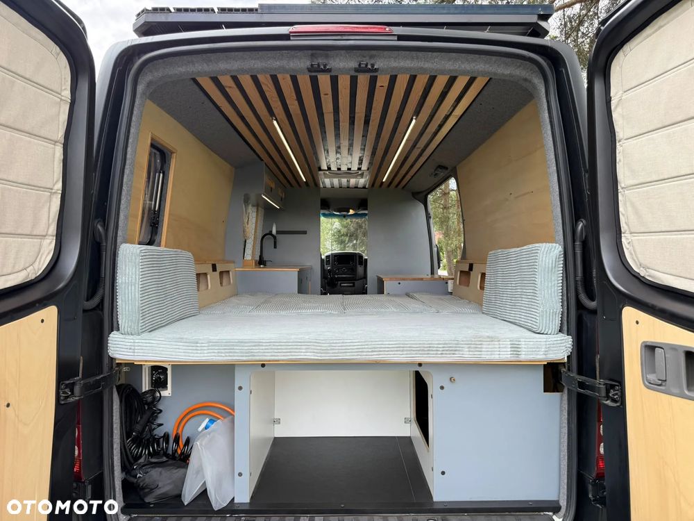Mercedes-Benz Sprinter - 33