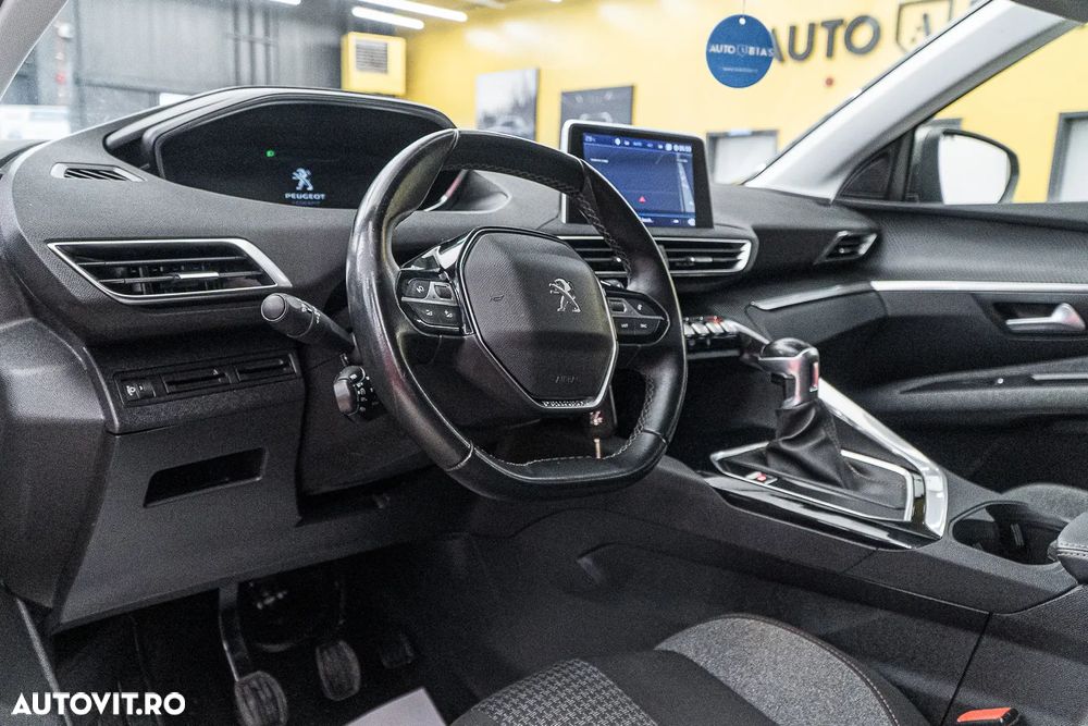 Peugeot 3008 1.2 PureTech Turbo S&S Allure - 7