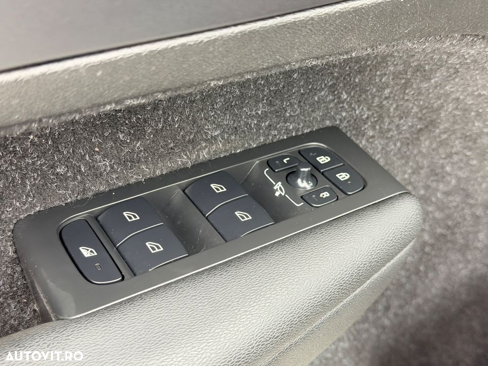 Volvo XC 40 D3 Geartronic Momentum Pro - 10