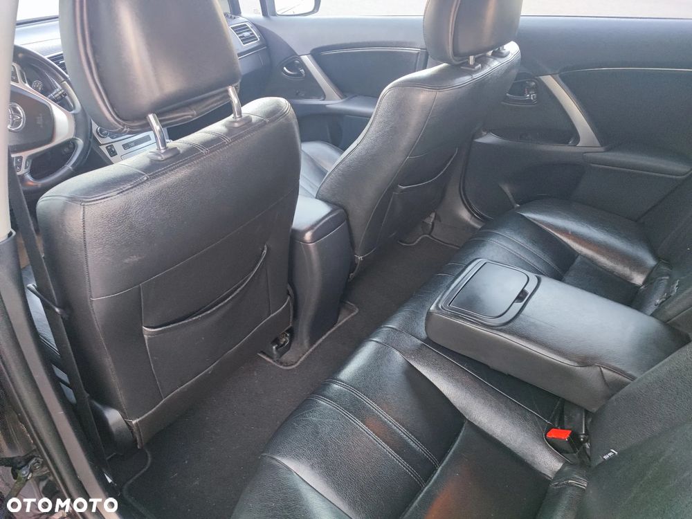 Toyota Avensis 2.0 D-4D Premium - 14
