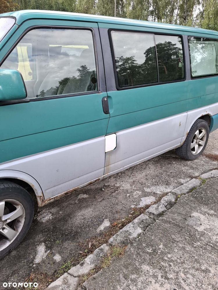 Volkswagen Multivan - 2